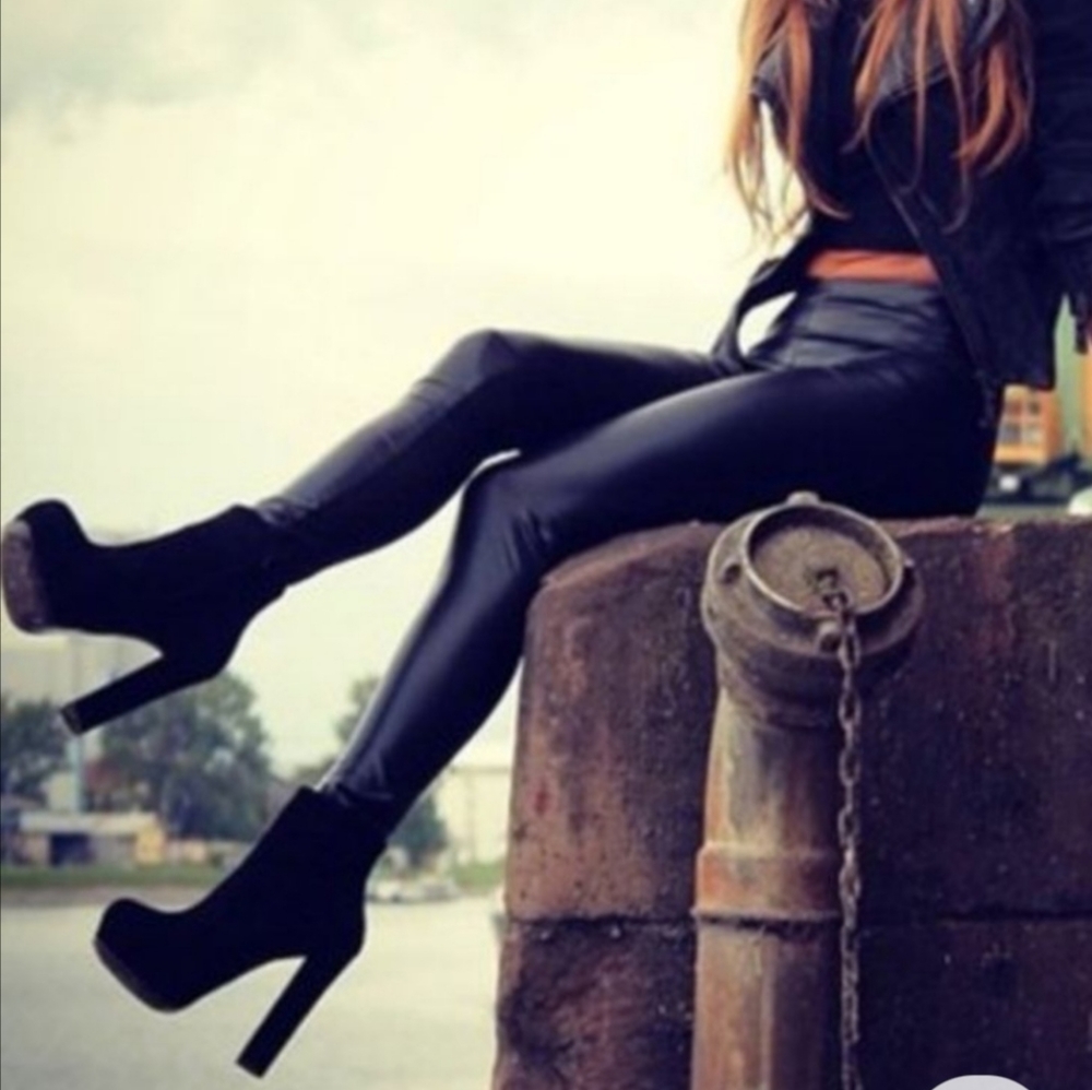 Leather ankle platform boots